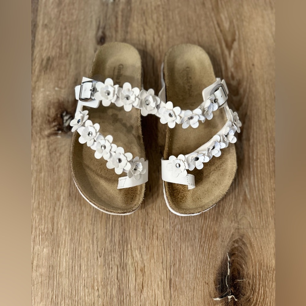 Stunning Kids Sandles Size 2
